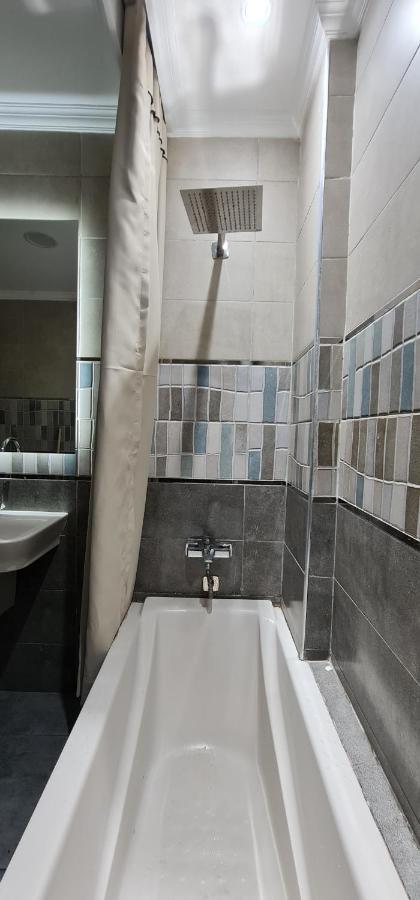 Comfy 2-Bedrooms Apartment In Cairo 44-2 Ngoại thất bức ảnh
